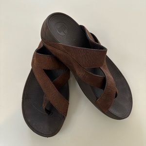 FITFLOP DARK BROWN LEATHER SANDALS - women’s size 8